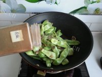 家常菜肉片四季豆做法图解9)