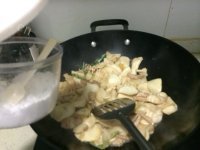 家常菜杏鲍菇炒肉丝做法图解5)