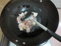 美味的蒜苔炒五花肉做法图解5)