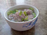 美味的肉丸汤