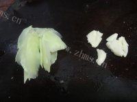 饱满的蒜香油麦菜做法图解2)