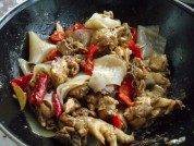 美味的粉皮烧鸡做法图解8)