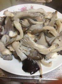 家常菜炒鲜蘑做法图解5)