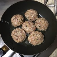 美味的小熊肉饼做法图解6)