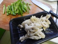 美味的青椒炒面筋做法图解4)