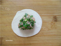 美味的韭菜煎饺做法图解9)