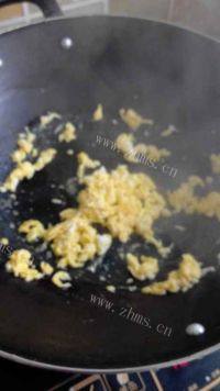 美味的蚝油炒饭做法图解3)
