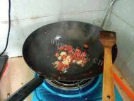 色香味具全的清炒莴笋做法图解3)