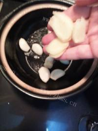 煎酿豆腐煲做法图解8)
