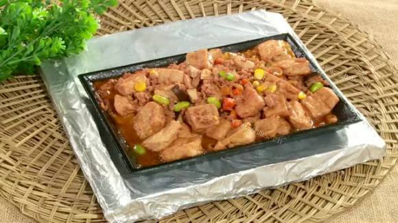 诱人的铁板豆腐