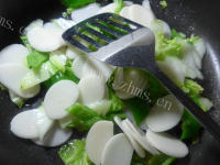 好吃牛肉酱尖椒白菜炒年糕做法图解5)
