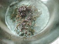 香气逼人的紫菜蛋汤做法图解3)