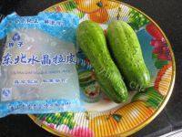 家常菜黄瓜拌拉皮做法图解1)