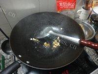 口感丰富的蒜蓉西洋菜做法图解2)