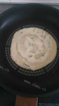 易做的鸡蛋饼做法图解6)
