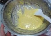 草莓酱蛋糕卷做法图解4)