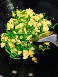 家常菜青椒炒鸡蛋