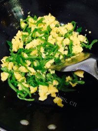 家常菜青椒炒鸡蛋