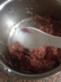 百吃不厌的小肉丸做法图解4)