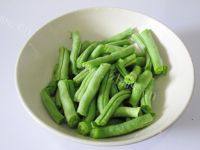 家常肉片焖豆角做法图解3)