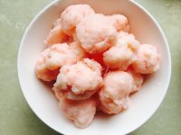 美味的香酥虾球做法图解2)