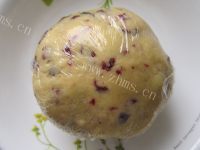 唇齿留香的蔓越莓司康做法图解6)