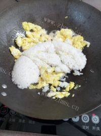 简易蛋炒饭做法图解5)