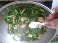 妈妈的味道-韭菜炒鸡蛋做法图解5)