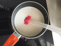 自制椰丝牛奶小方做法图解3)