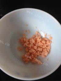 香气浓郁的三文鱼蔬菜粥做法图解8)