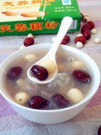 简单易做的红枣银耳莲子羹