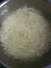 家常菜酸甜土豆丝做法图解1)