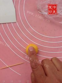 自制南瓜饼干做法图解16)
