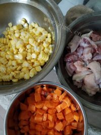 美味的鸡肉蔬菜粥做法图解2)