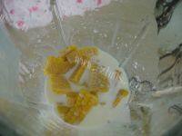 美味早餐牛奶玉米粥做法图解4)