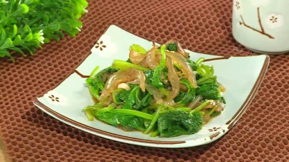 菠菜拌海蜇