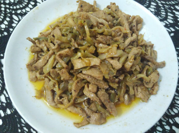 喷香的榨菜炒肉丝