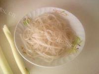 黄豆芽炒粉条-懒人版做法图解2)