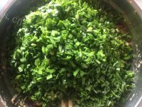喷香的猪肉韭菜饺子做法图解5)