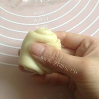 诱人的豆沙菊花酥做法图解11)