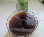 好喝的红豆奶茶做法图解4)
