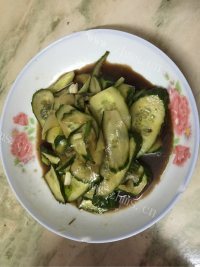 好吃的凉拌青瓜做法图解4)