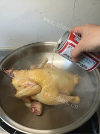 回味无穷的啤酒鸡做法图解3)
