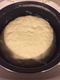 自制猪肉大葱包做法图解2)