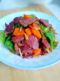 家常菜青椒牛肉片