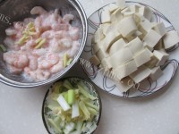 美味的虾仁豆腐做法图解5)