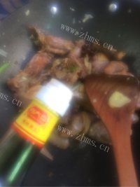 美味的香辣啤酒鸭做法图解4)