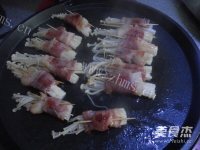 美味的培根金针菇卷做法图解5)