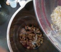 美味早餐米润豆浆做法图解2)