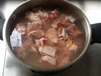 养生珊瑚菌炖鹅肉做法图解4)